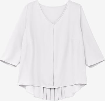 SHEEGO Tunic in White: front