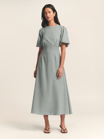 St MRLO Dress 'Kalinda' in Green: front