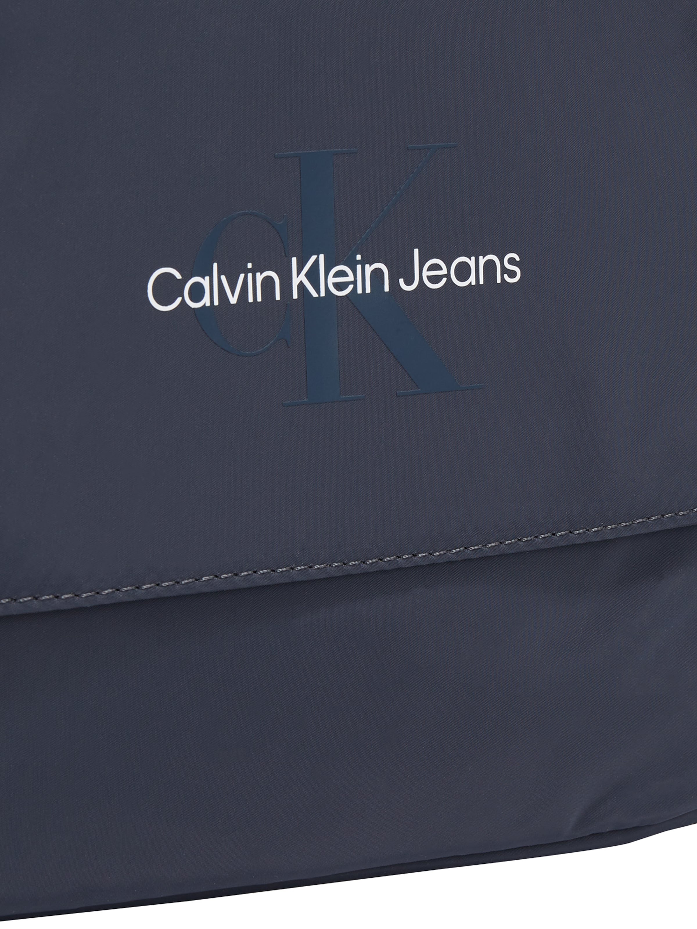 Calvin Klein Τσάντα ώμου 'ESSENTIALS' σε μπλε: κορυφή
