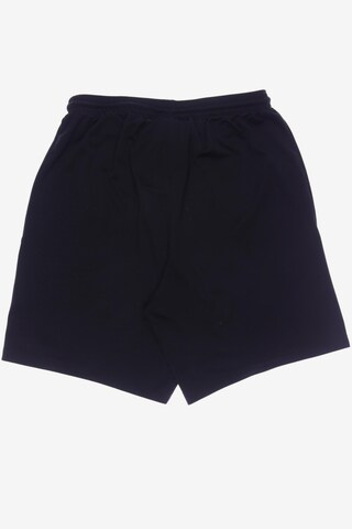 NIKE Shorts 34 in Schwarz