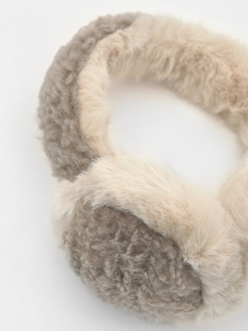 Scaldaorecchie di Pull&Bear in grigio