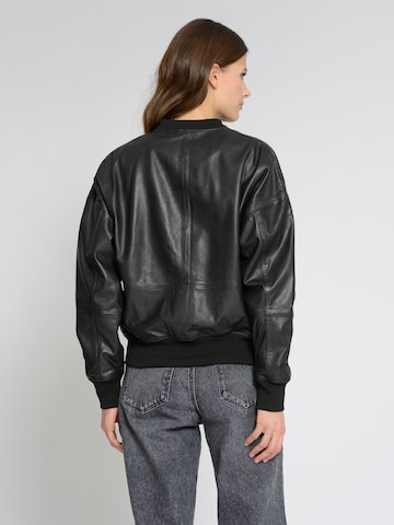 Maze Between-Season Jacket in Black