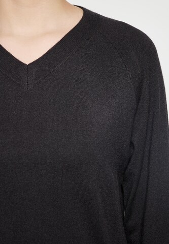 usha BLUE LABEL Sweater in Black