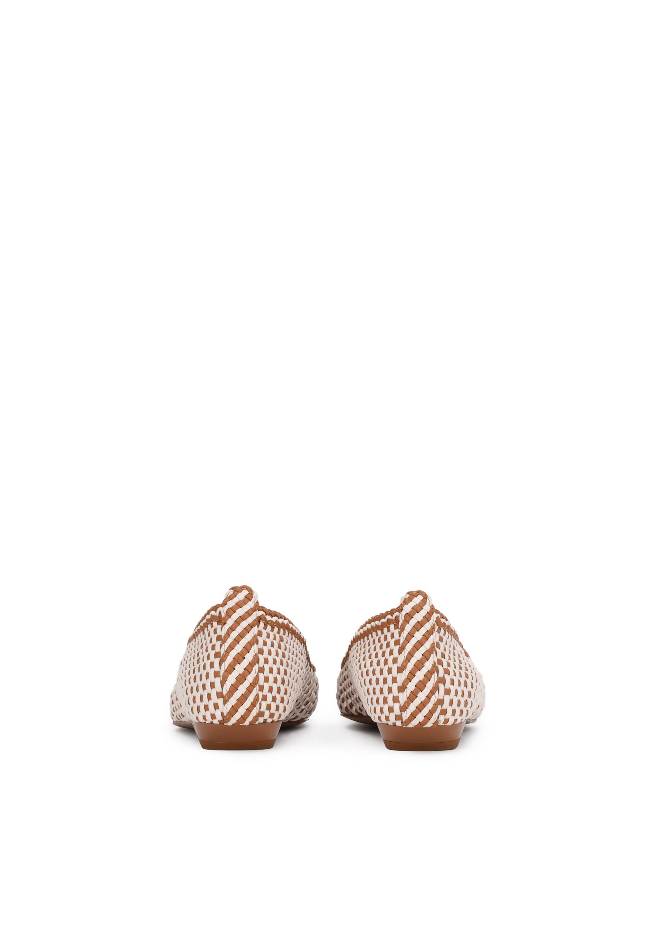 Balerini de la Kazar pe maro