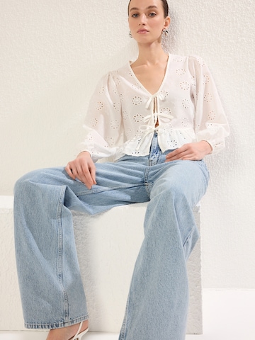 Trendyol Blouse in White