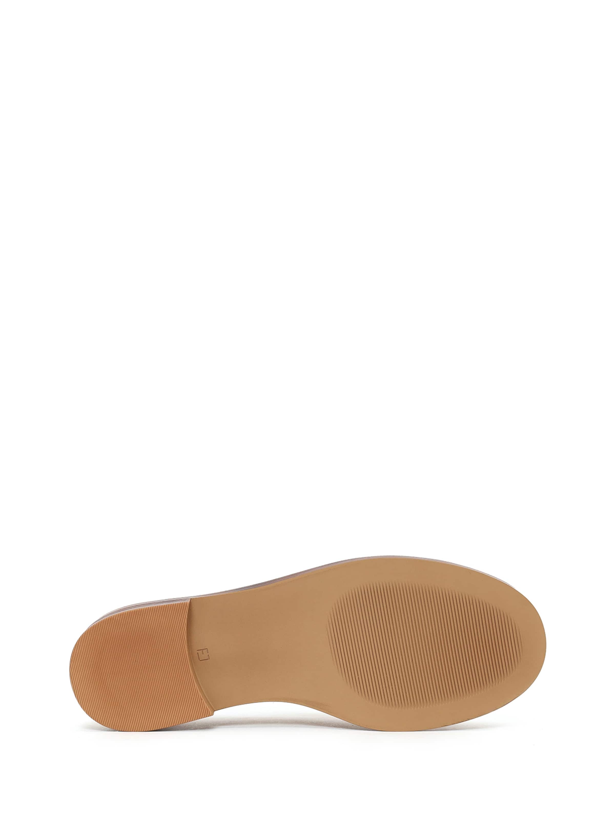 Chaussure basse Derimod en beige