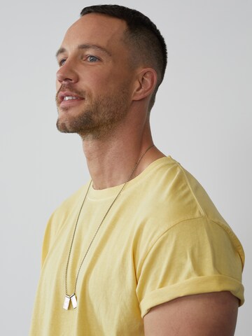 DAN FOX APPAREL Regular fit Μπλουζάκι 'Luke' σε κίτρινο