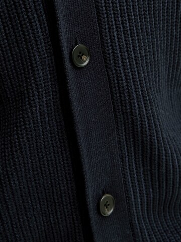 JACK & JONES Плетена жилетка 'JJCONNOR' в синьо