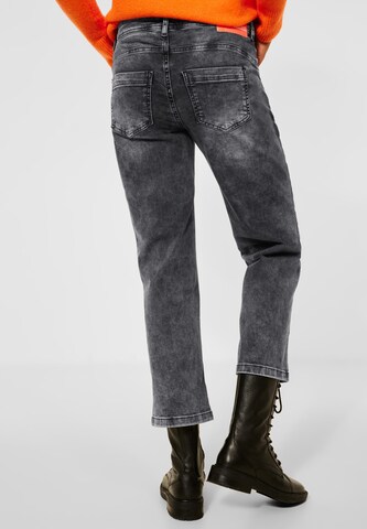 STREET ONE Regular Jeans in Schwarz