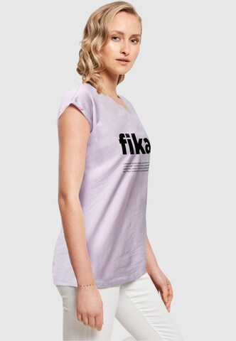 Mister Tee Shirt 'Fika Definition' in Lila