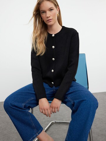 Trendyol Strickjacke in Schwarz: Vorderseite