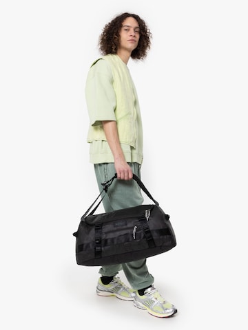 juoda EASTPAK „Weekender“ krepšys