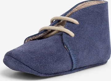 Pisamonas - Botas en azul: frente