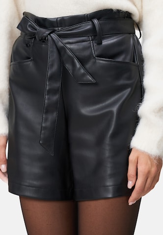 zero Skinny Trousers in Black