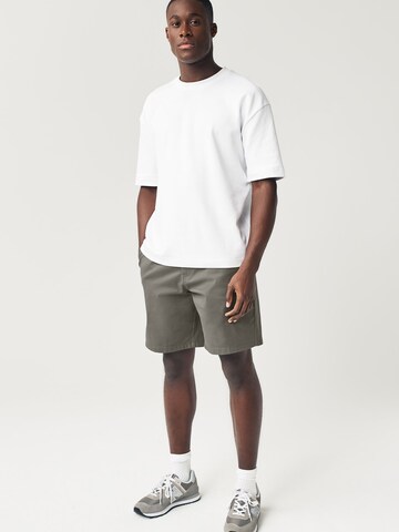 regular Pantaloni chino di Next in grigio