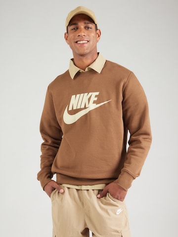 Sweat-shirt 'CLUB' Nike Sportswear en marron : devant