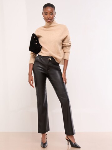 regular Pantaloni di Lipsy in nero