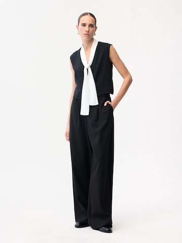adl Blouse in Black