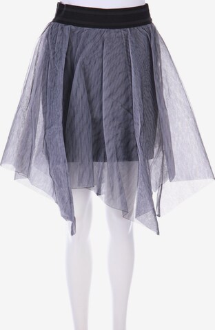 LUXURY Skirt in S in Grey: front