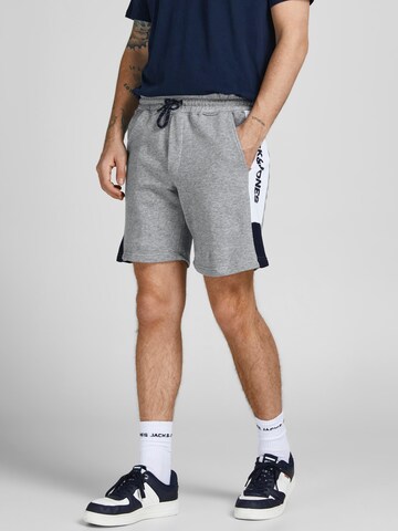 JACK & JONES Regular Pants in Grey: front