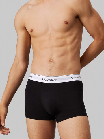 Boxeri de la Calvin Klein Underwear pe negru: față