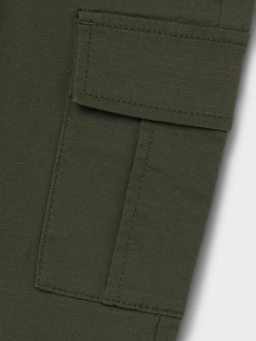 NAME IT Lużny krój Spodnie 'Berlin' w kolorze zielony