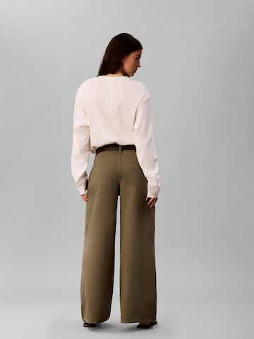 Calvin Klein Jeans Wide Leg Hose in Grün