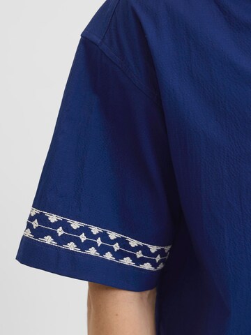 JACK & JONES Comfort fit Button Up Shirt in Blue