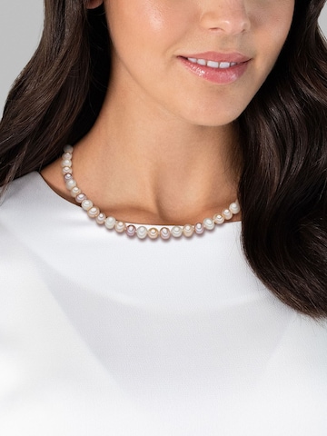 Valero Pearls Necklace in White: front