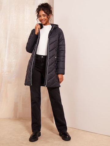 Friends Like These Between-season jacket in Black