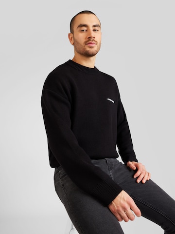 Pegador Sweater in Black: front