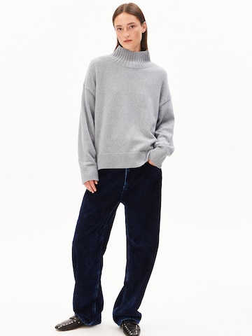 Pull-over ARMEDANGELS en gris