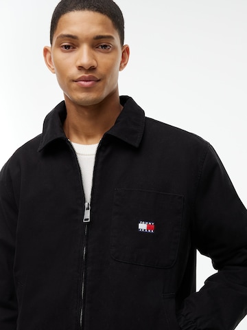 Tommy Jeans - Casaco meia-estação em preto