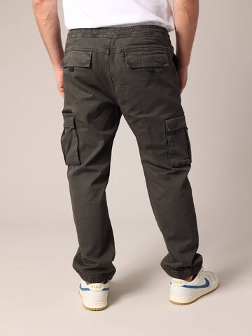 Effilé Pantalon cargo 'Monroe' Deeluxe en gris