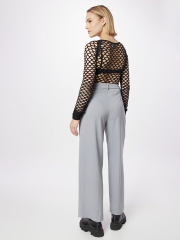 WEEKDAY Loose fit Pleat-front trousers 'Lilah' in Grey