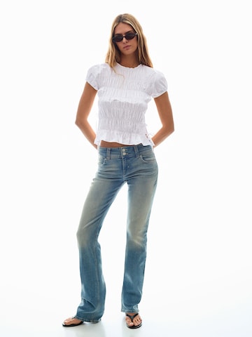 Chemisier Bershka en blanc