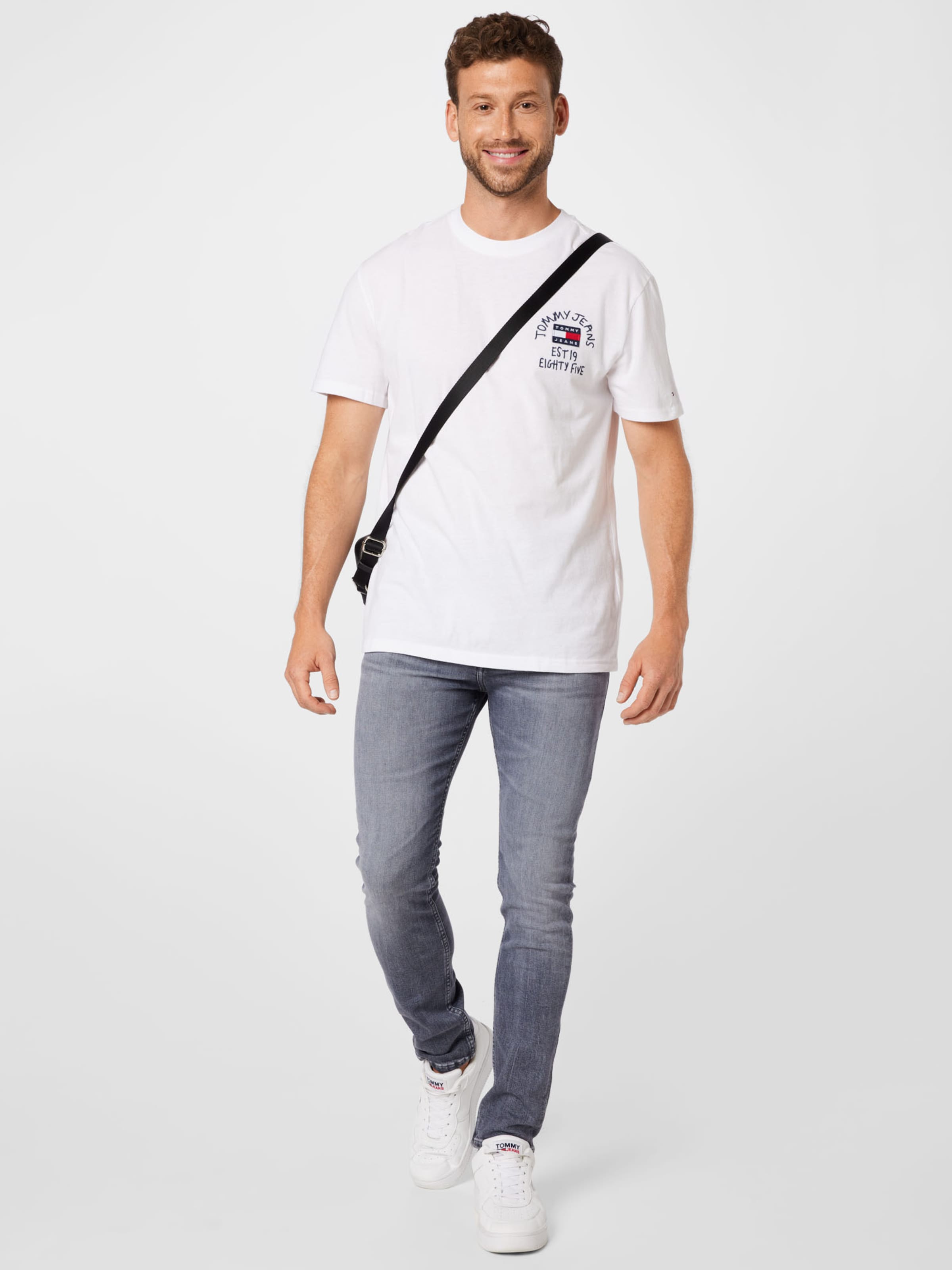 Männer Shirts Tommy Jeans T-Shirt in Weiß - HG68084 Männer Shirts Tommy Jeans T-Shirt in Weiß - HG68084
