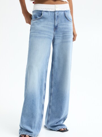 Wide leg Jeans de la Pull&Bear pe albastru: față