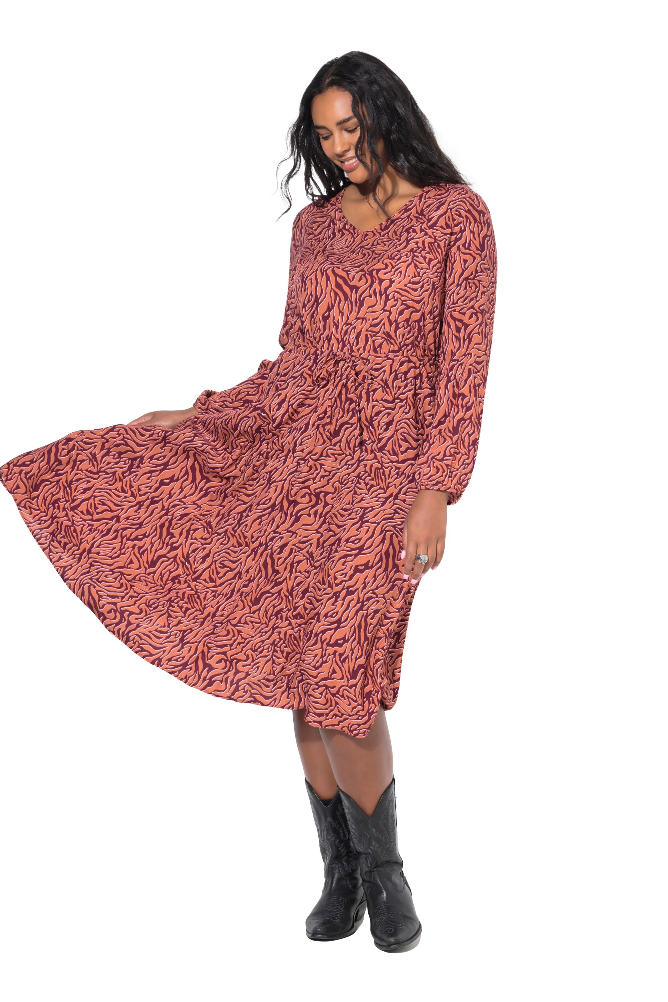 Studio Untold Dress in Red: front