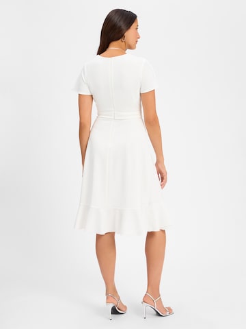 PARADI Kleid in Weiß