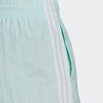 Regular Pantaloni sport 'Essentials' de la ADIDAS SPORTSWEAR pe verde