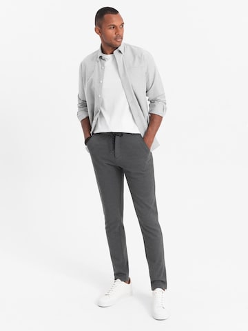 Ombre Slimfit Sporthose‌ in Grau