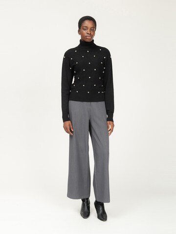 Influencer Sweater in Black