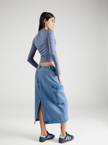 LEVI'S ® Nederdel 'Cargo Midi Skirt' i blå
