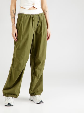 Trendyol Широка кройка Панталон в зелено: отпред