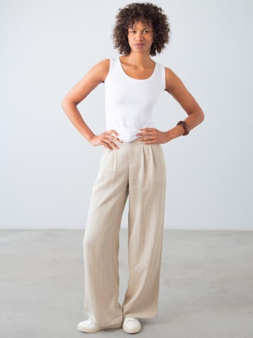 Honest Basics Top in Wit