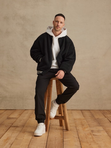 DAN FOX APPAREL Between-Season Jacket 'Tyler' in Black