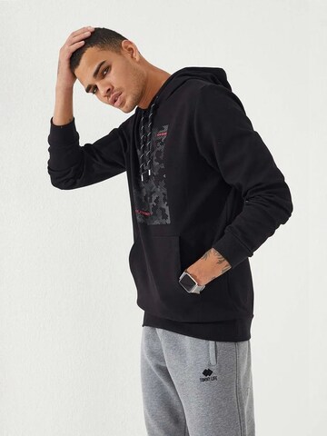 Tommy Life Sweatshirt in Black