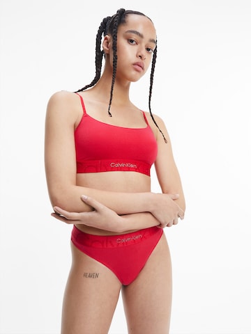 Calvin Klein Underwear - Tanga em vermelho