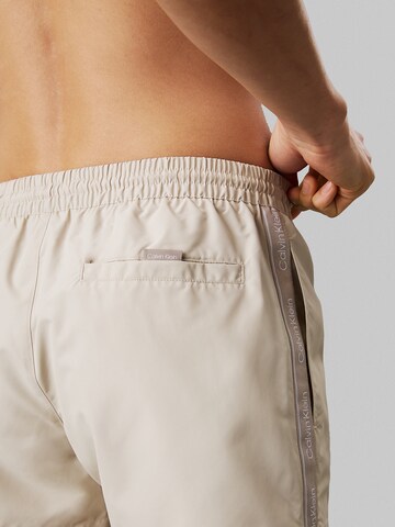 Calvin Klein Swimwear Zwemshorts in Beige